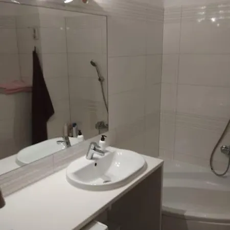 شقة Apartament Przy Debowym Skwerze شتشيتسين