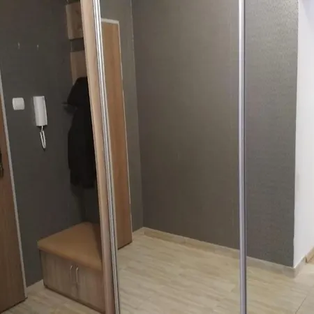 شقة Apartament Przy Debowym Skwerze *